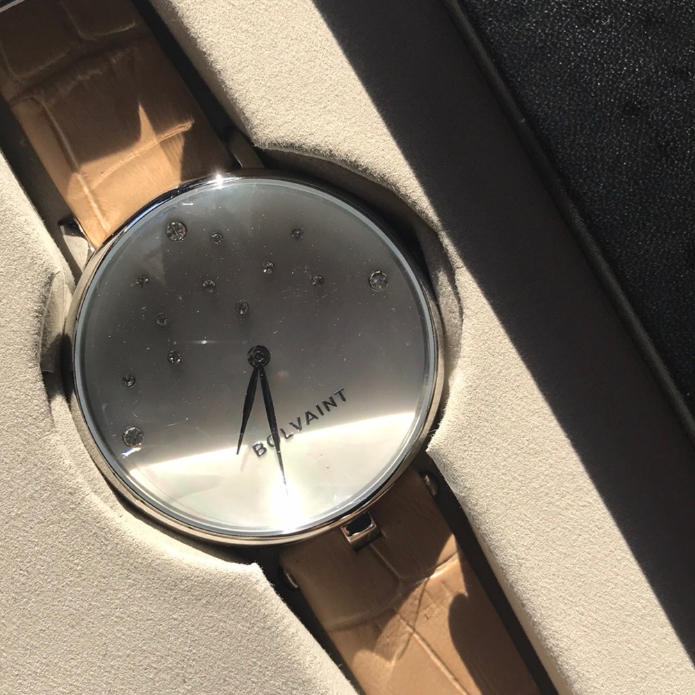 Bolvaint Nu’utea Mother-of-Pearl Ladies’ Watch